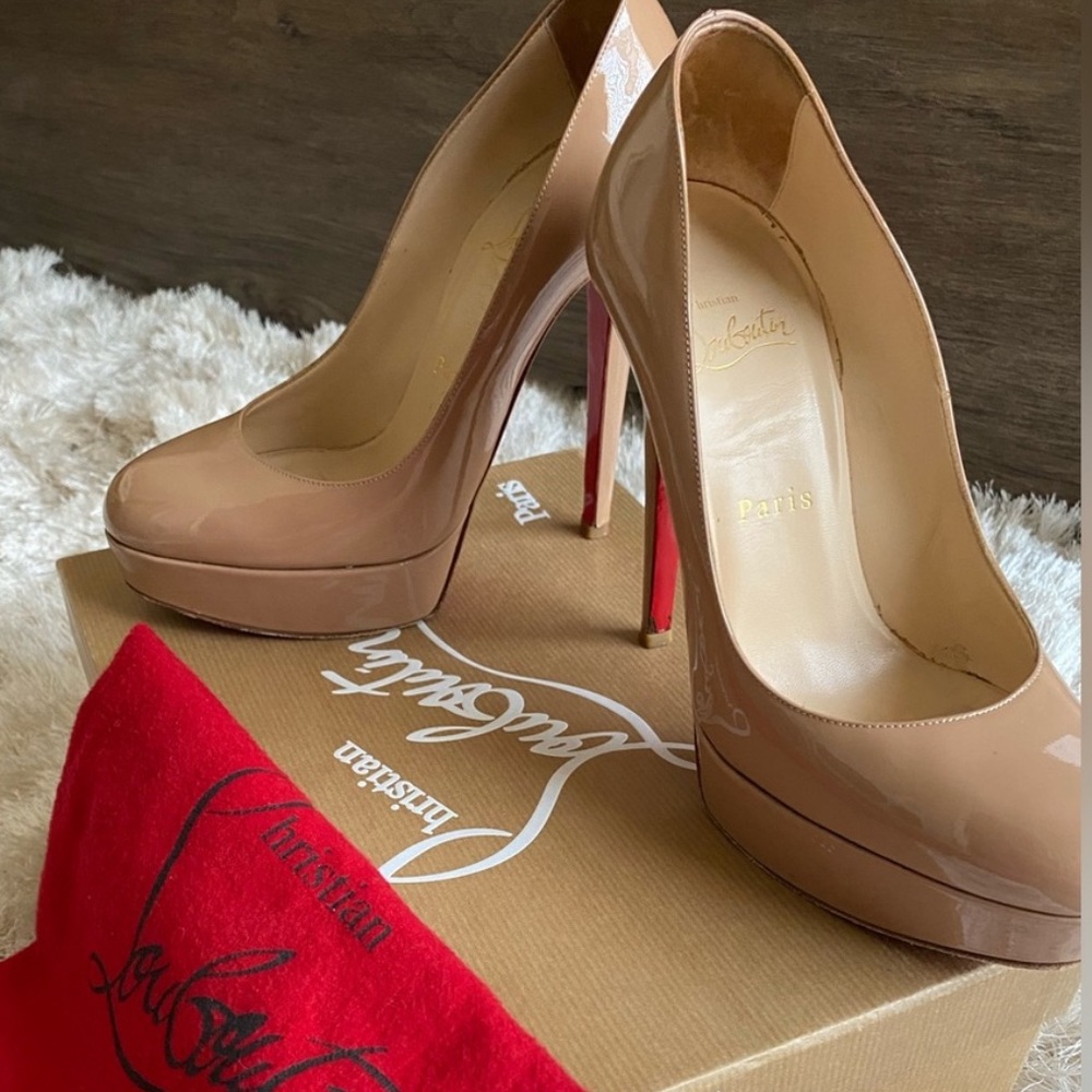 Christian louboutin Bianca nude patent heels